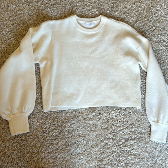 Bright white, cropped winter sweater. Never worn! - Picture 4 of 6